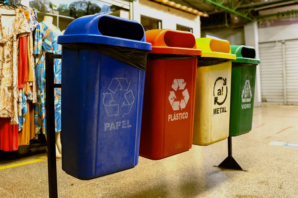4 Trash Recycling Can into a business